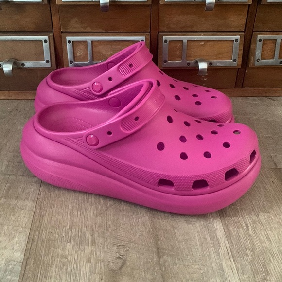 CROCS Shoes - Platform Crocs Hot Pink Fuchsia Size 12 Classic Crush Clog